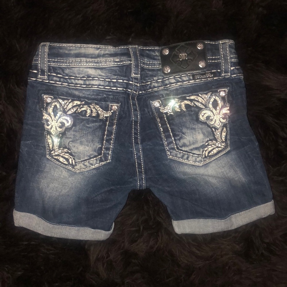 Shorts - Picture 2 of 4
